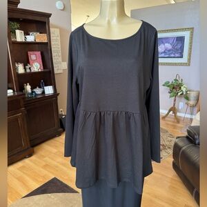 Torrid black empire style long sleeve scoop neckline blouse-size XXL